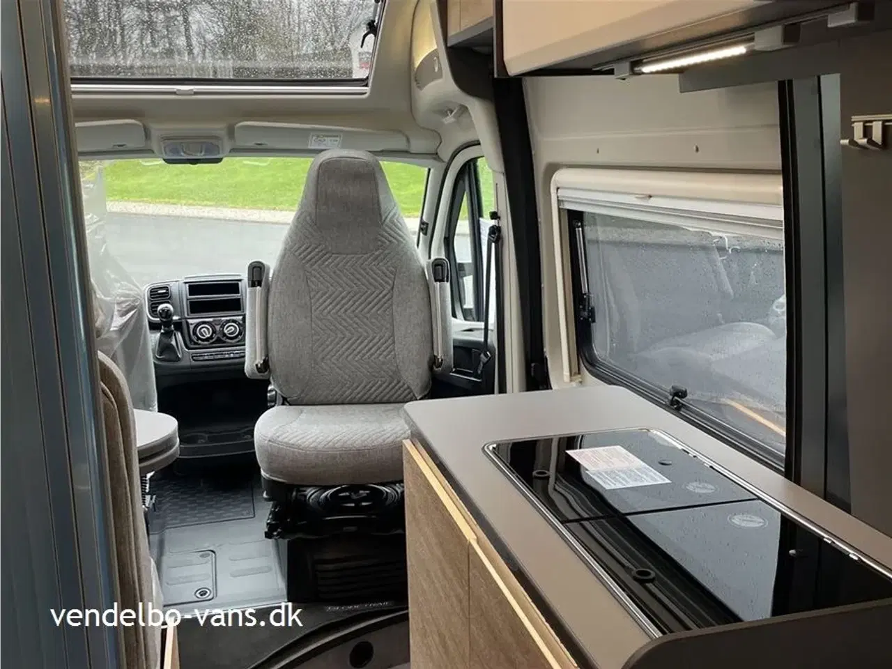 Billede 21 - 2024 - Dethleffs Globetrail CVD 600 ER Advantage   Korteste model med enkeltsenge - årets CamperVan 2024