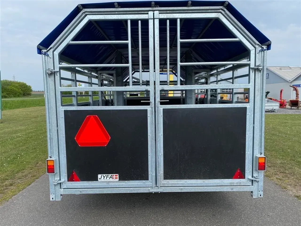 Billede 2 - Jyfa 8 mtr. med hydr. Kreaturvogn