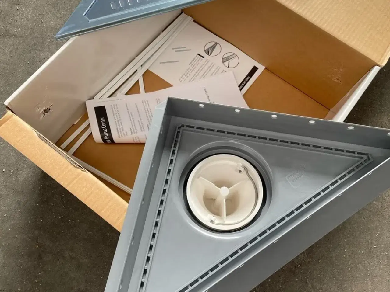 Billede 2 - Hjørneafløb, Afløbsskål, Afløb, Purus