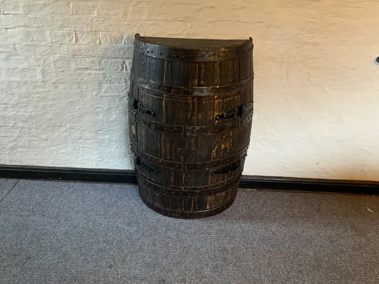 Billede 2 - Barskab, lavet af Whiskytønde