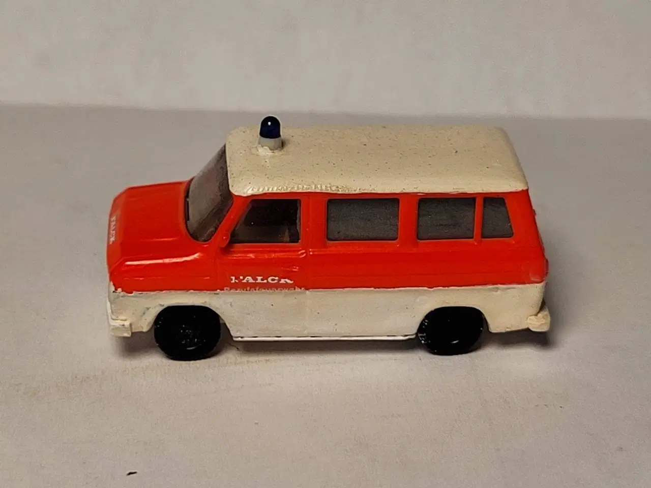 Billede 2 - Modelbil Falck ambulance
