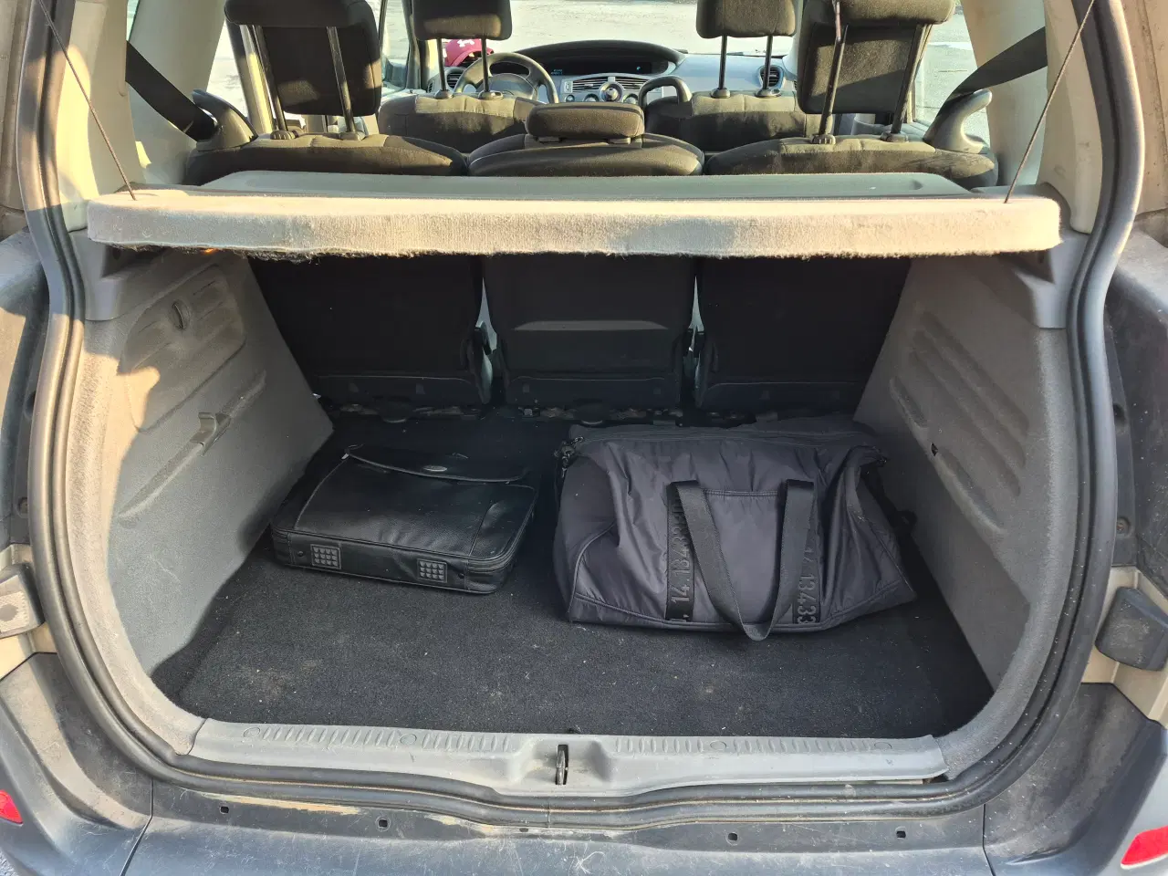 Billede 10 - Renault Scenic 1.6 16V – Perfekt familiebil til en