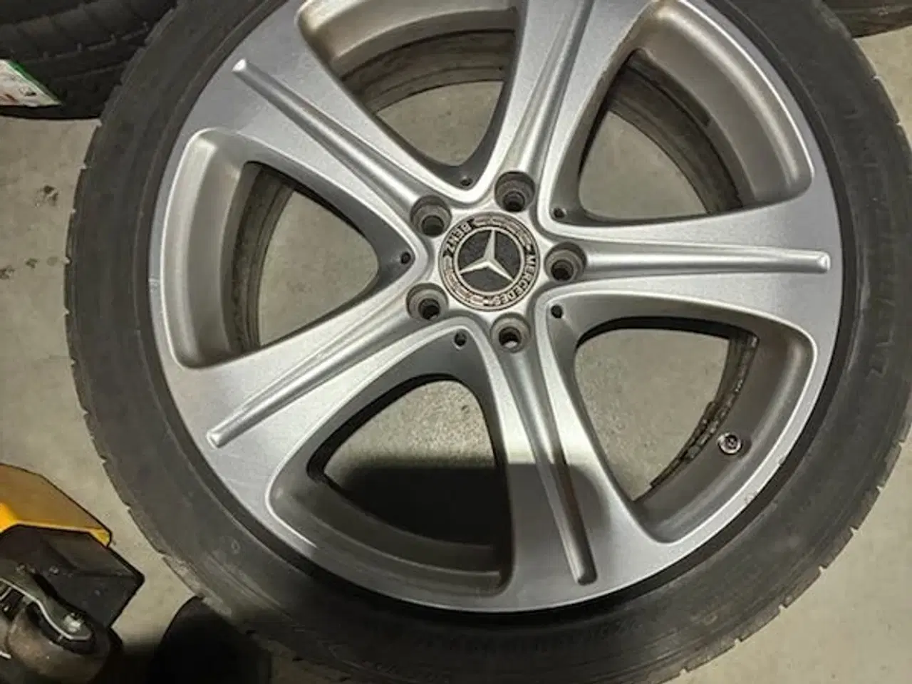 Billede 4 - Orginale Mercedes hjul 18” med vinterdæk