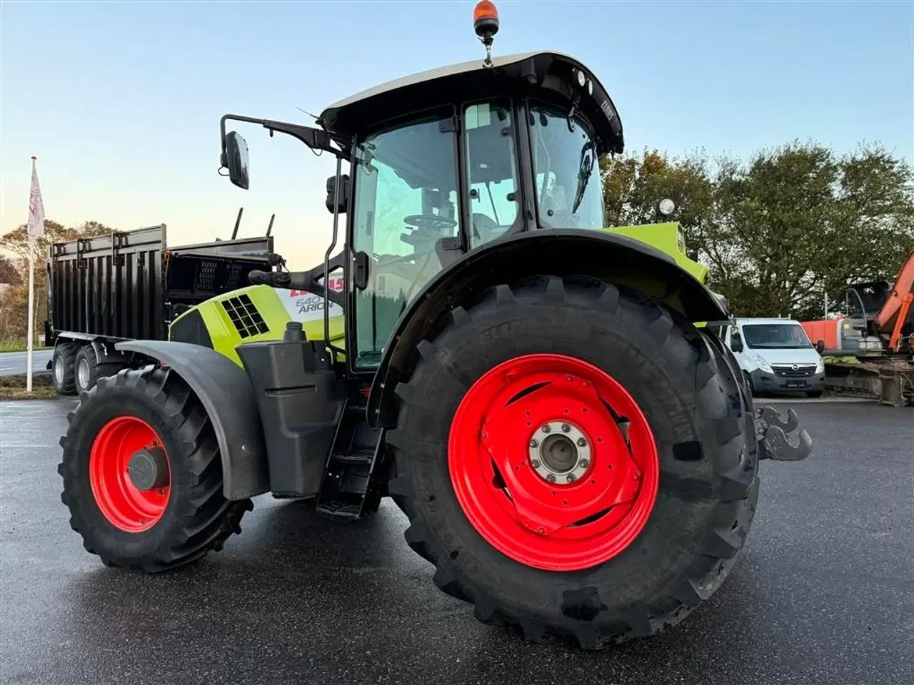 Billede 5 - CLAAS ARION 640 CEBIS KUN 4400 TIMER OG FULD AFFJEDRING!