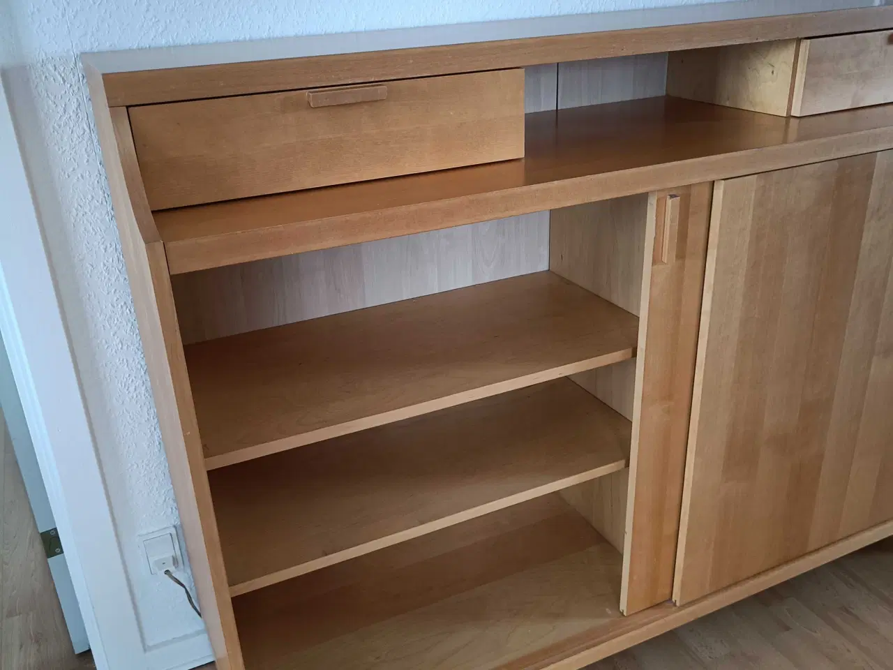 Billede 2 - Skænk i birketræsfiner 