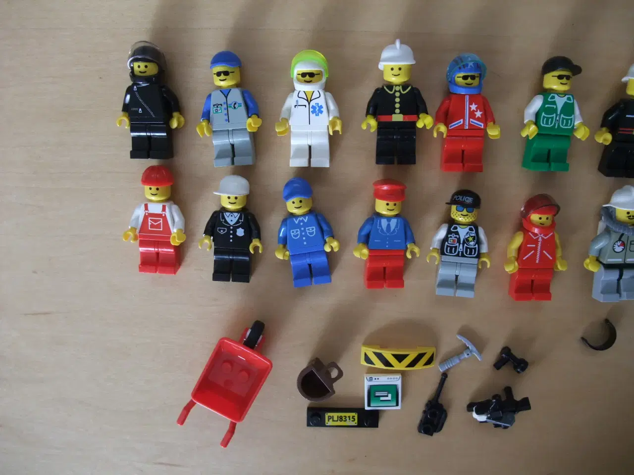 Billede 2 - Lego Town Figurer+Tilbehør