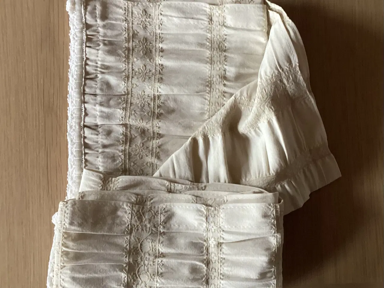 Billede 4 - Lene Bjerre Bordløber, der er 3 stk., pris pr. stk