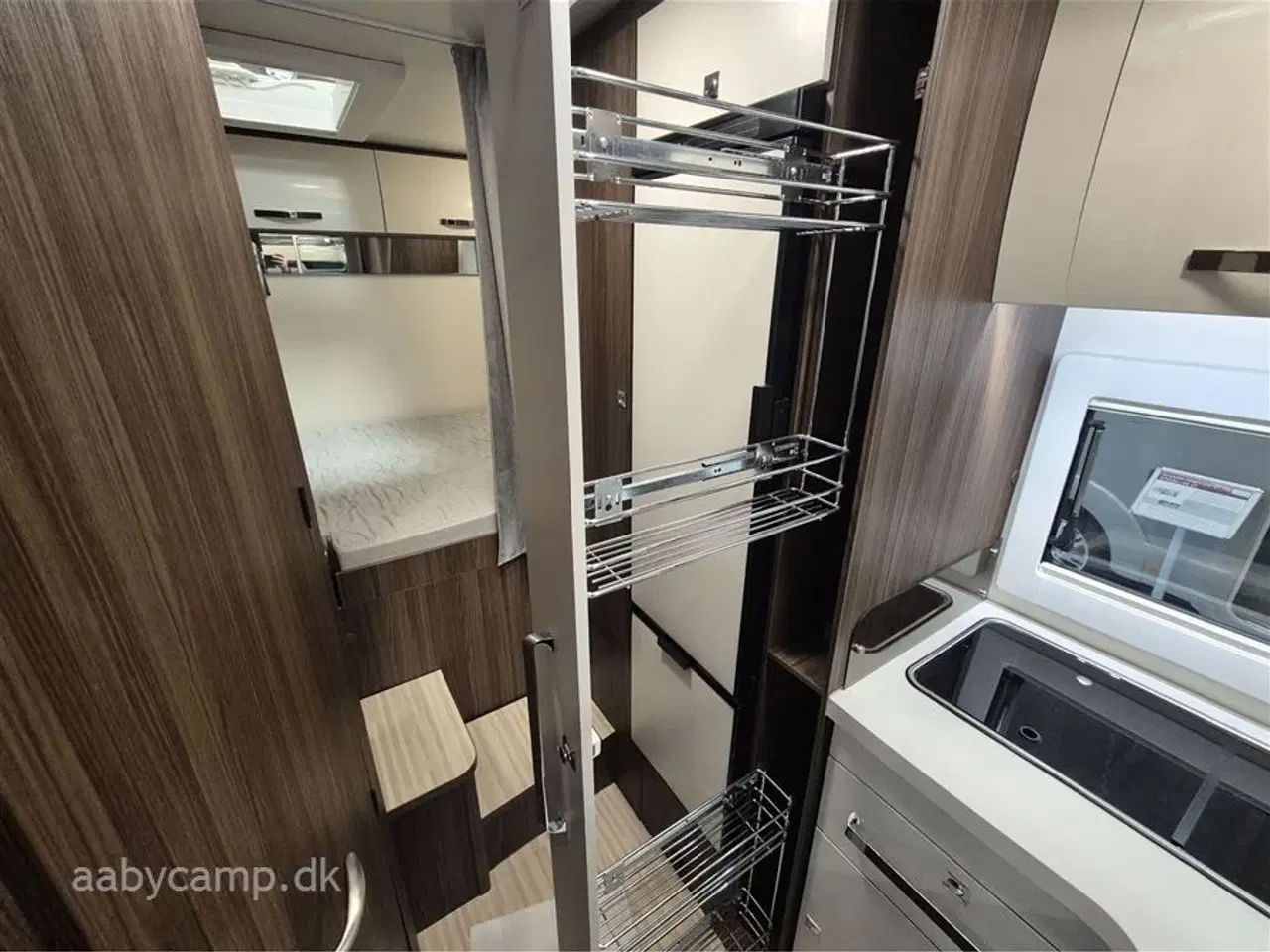 Billede 15 - 2019 - Benimar Tessoro 442   NK pakke. Automatgear. 95 Ah Batteri. solcelle. markise.  varme på spildevand. en ejer fra ny.  fuld service hos Ford inkl. tandrem. undervognsbehandlet.