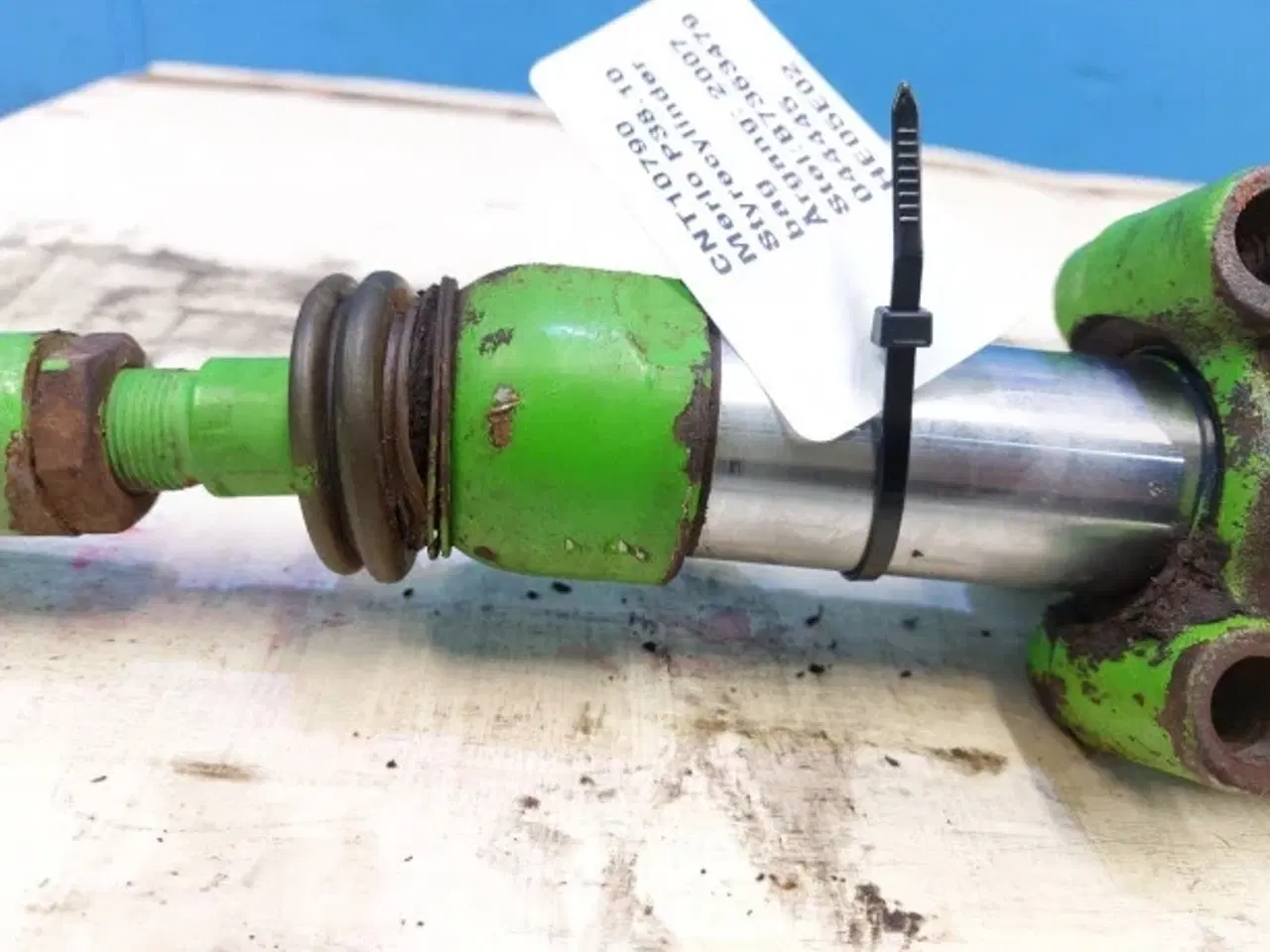 Billede 2 - Merlo P38.10 Styrecylinder 044445