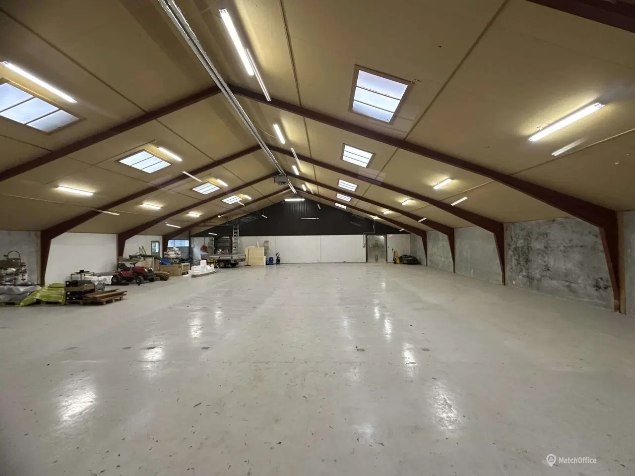 Billede 7 - Erhvervsejendom i Andst – Ideel til investering. kontor, showroom og lager.