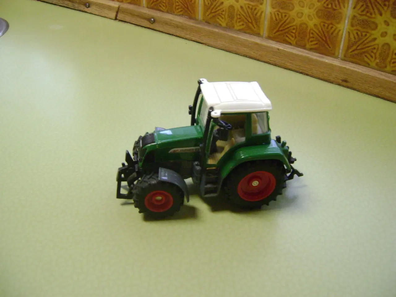 Billede 1 - Model traktor Fendt 411