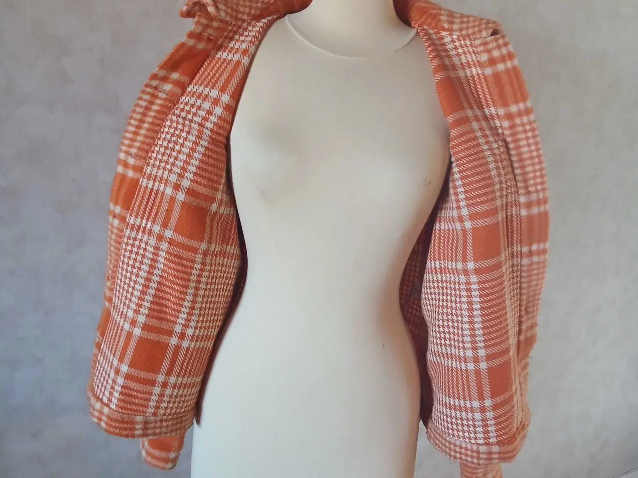 Billede 8 - Frakment ternede jakke str S/M 