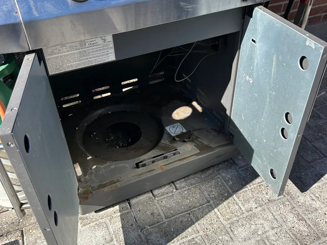 Billede 6 - Fin men godt brugt gasgrill 