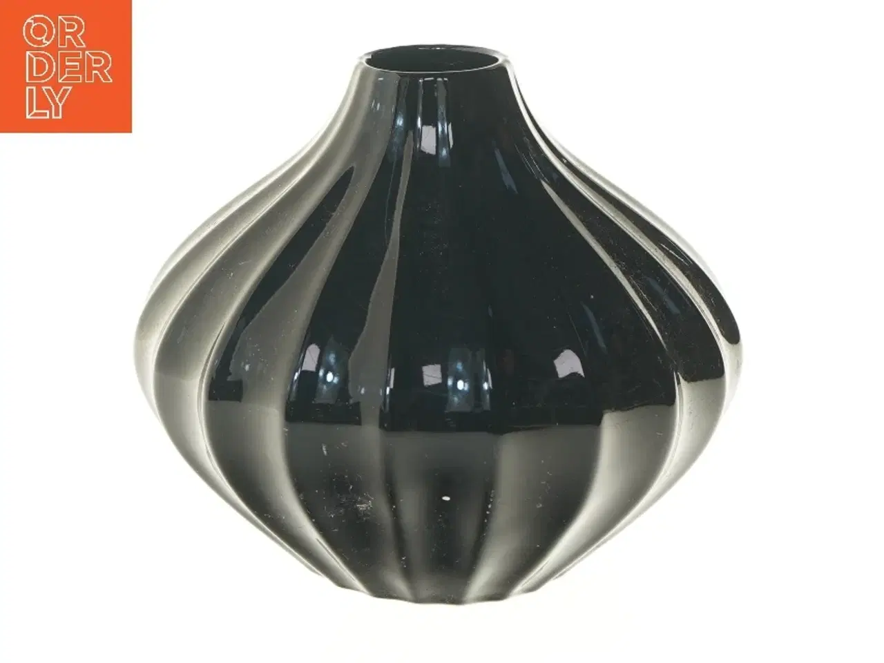 Billede 1 - Sort riflet vase (str. 20 cm)
