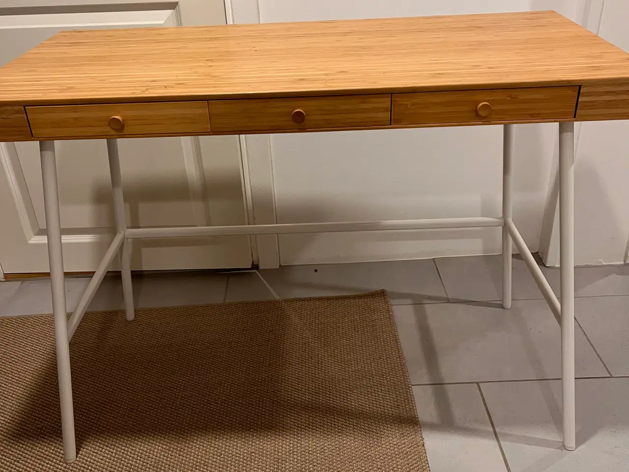 Billede 1 - Ikea skrivebord