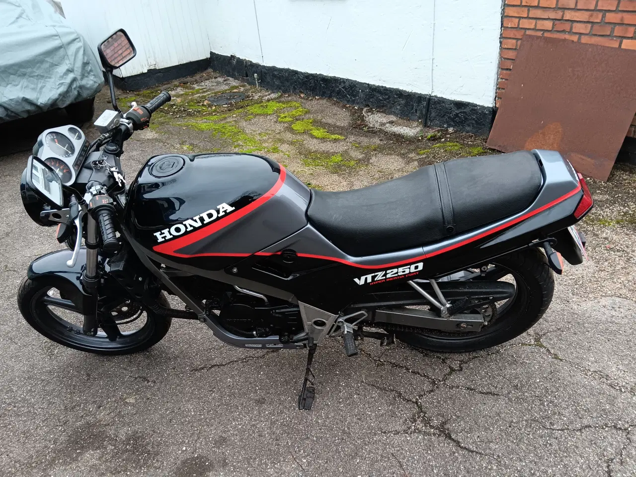 Billede 2 - Super flot honda vtz 250 med plader