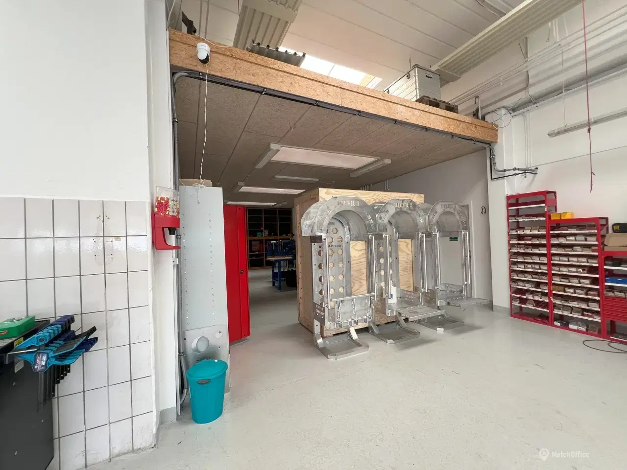 Billede 7 - Erhvervslejemål med 2 gode elporte