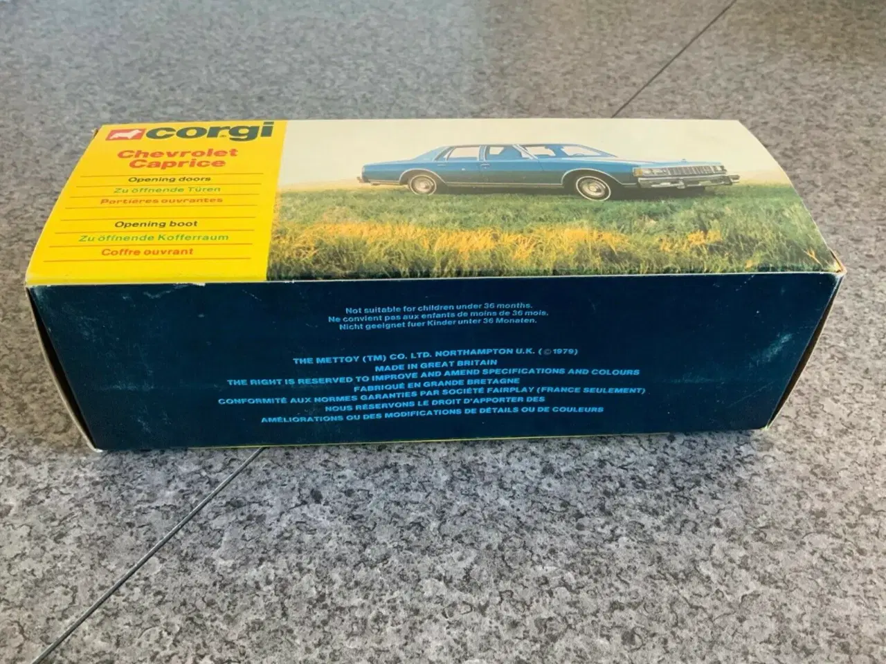 Billede 8 - Corgi Toys No. 325 Chevrolet Caprice, scale 1:36