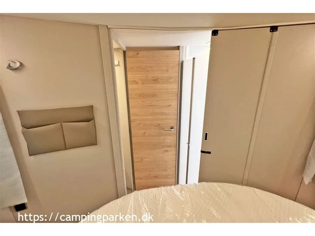 Billede 14 - 2023 - Dethleffs Pulse Classic T 7051 DBL Lækker jubilæumsudgave med meget udstyr, queens bed og Face-to-face-siddegruppe