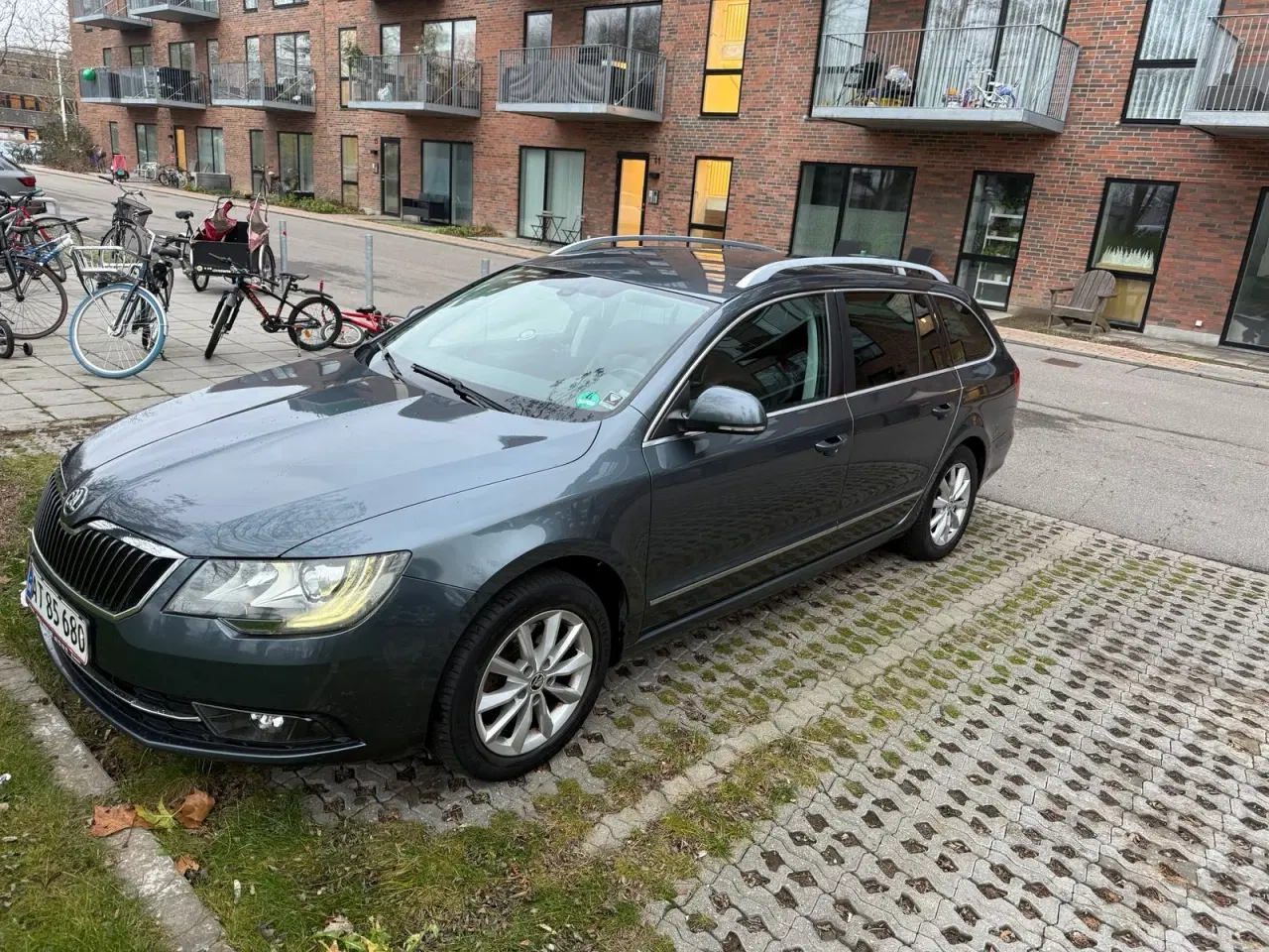 Billede 2 - Skoda Superb 2,0 TDi 140 Elegance Combi DSG