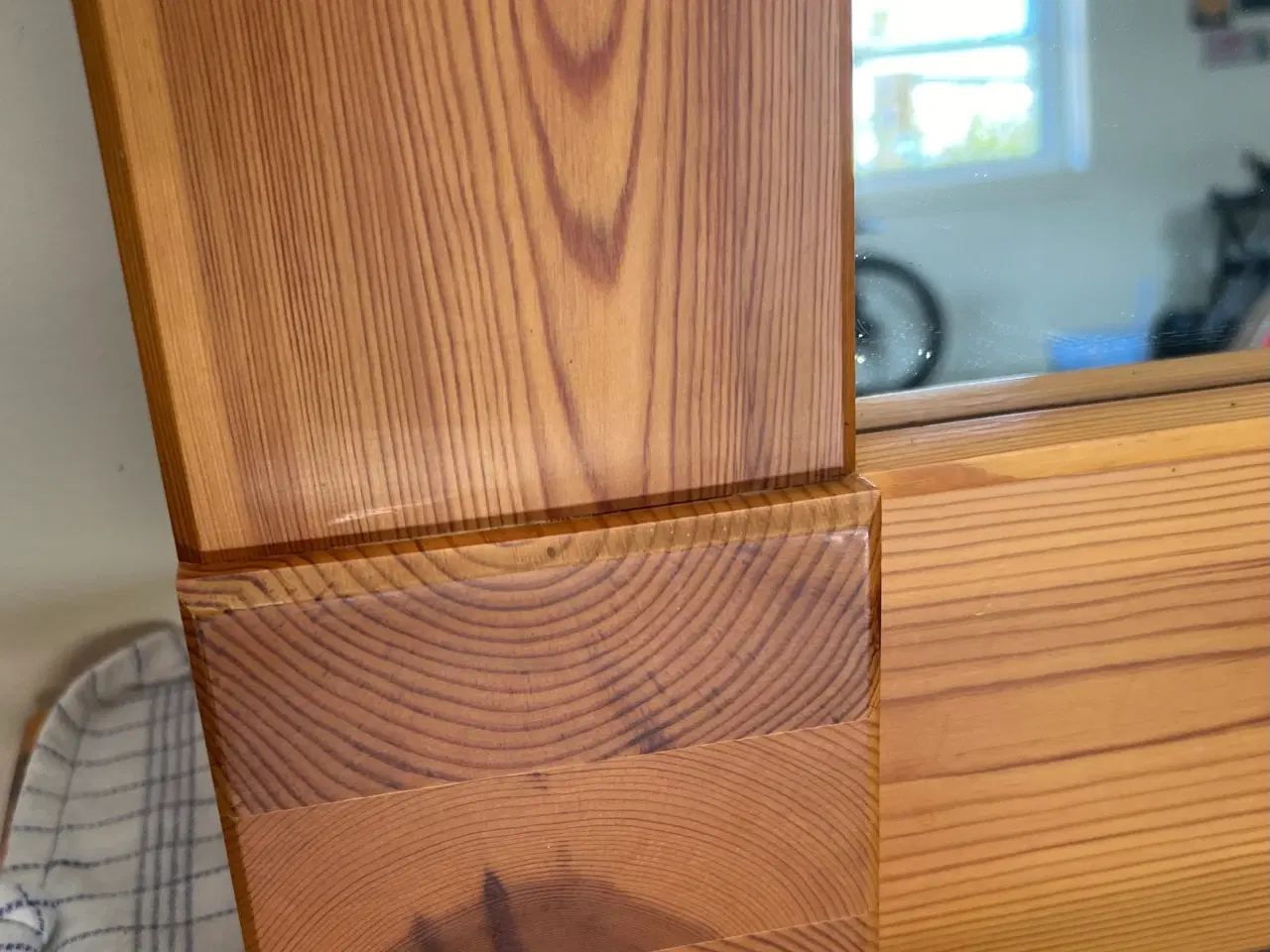 Billede 2 - Spejl Aksel Kjersgaard fyrretræ