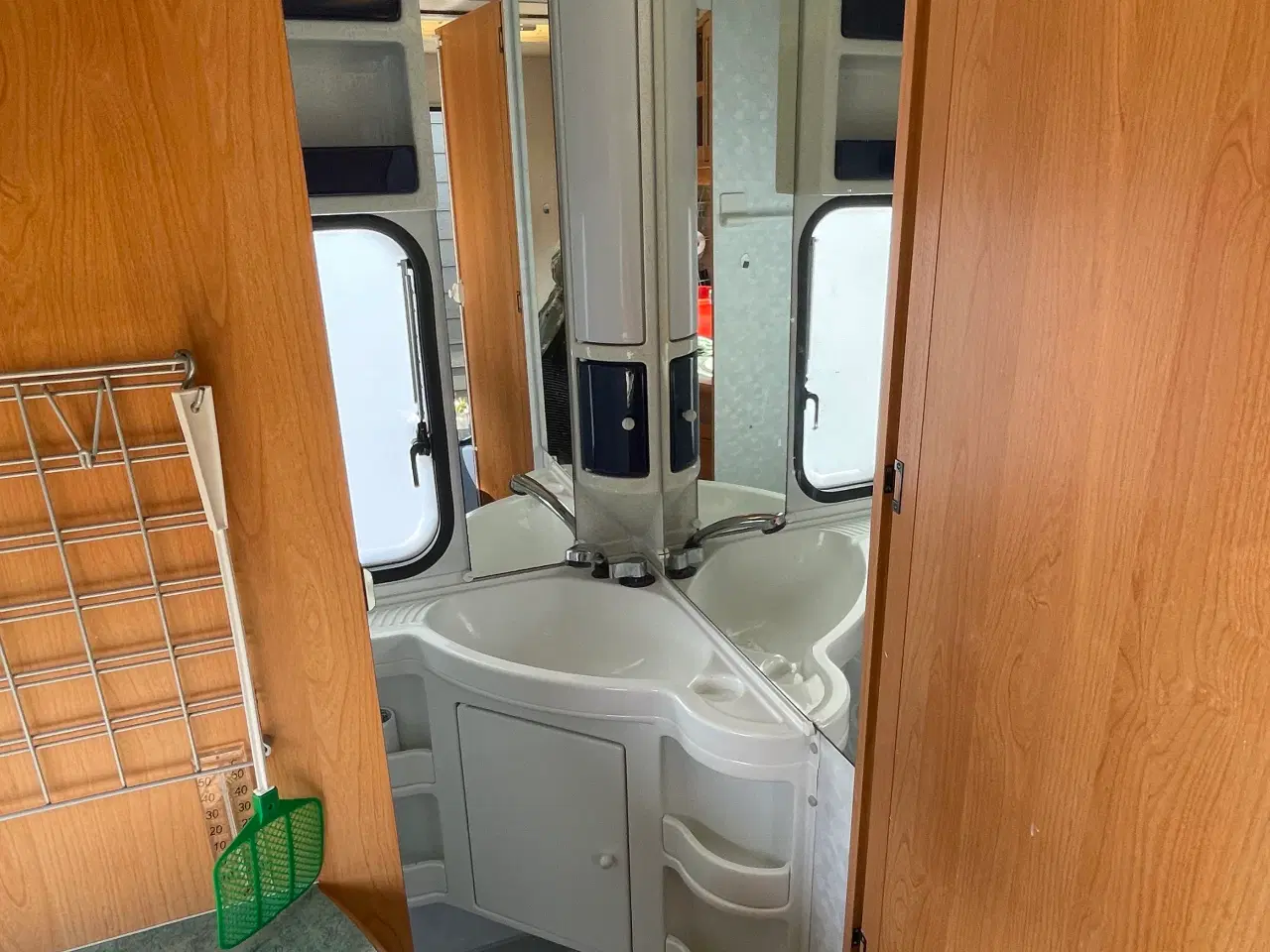 Billede 6 - Adria Unica 462 med fortelt