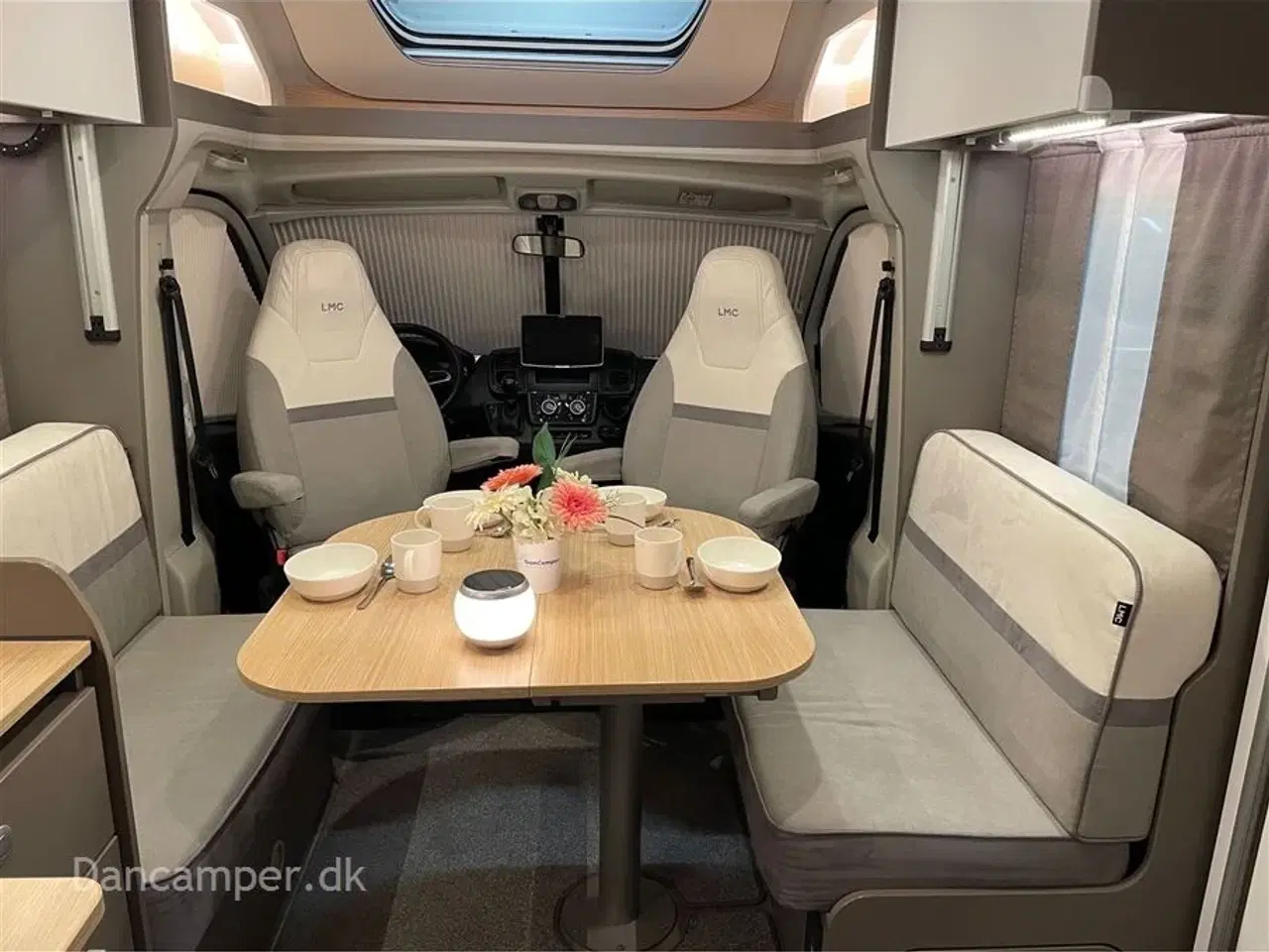 Billede 6 - 2024 - LMC Tourer H 720 Lift LMC Tourer H 720 Lift, 140 Hk, 9-trins aut., El-støttefødder, vandbåren varme i gulvet samt blæsevarme - en god vintervogn