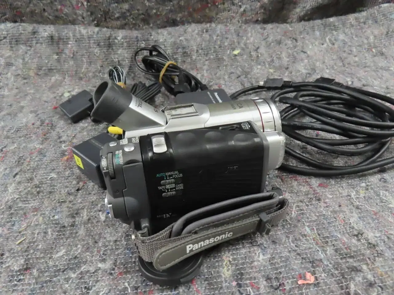 Billede 3 - Videokamera med tilbehør - PANASONIC NV-GS70 (MOMSFRI)