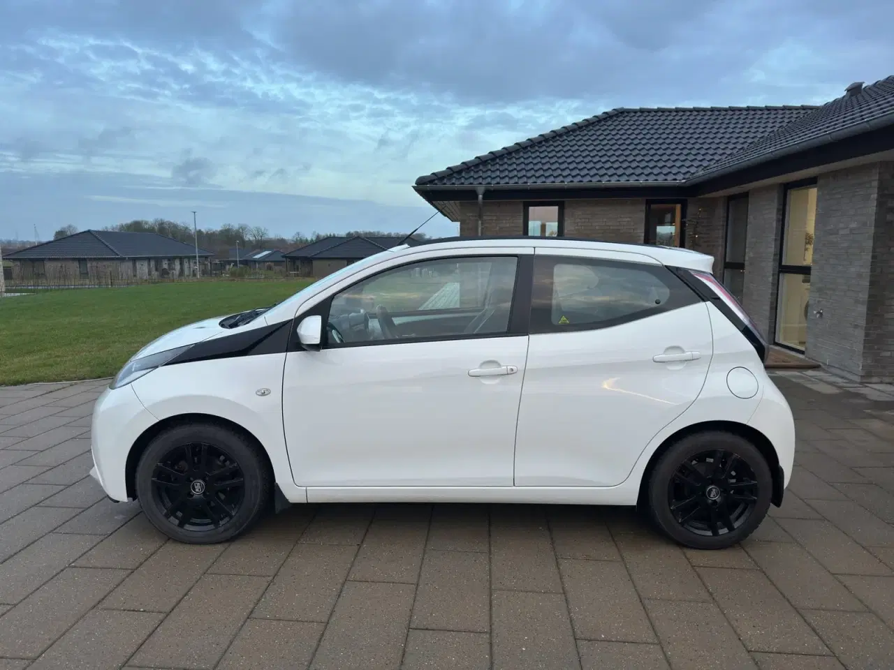 Billede 8 - Toyota Aygo 1,0 VVT-i x-wave Sky
