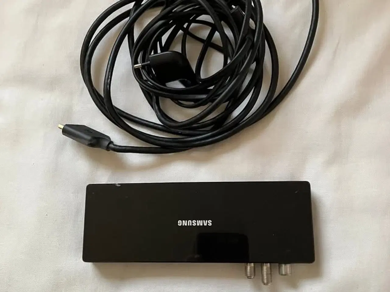 Billede 9 - 75" Samsung 4K UHD Smart TV UE75KS8005 har slankt 
