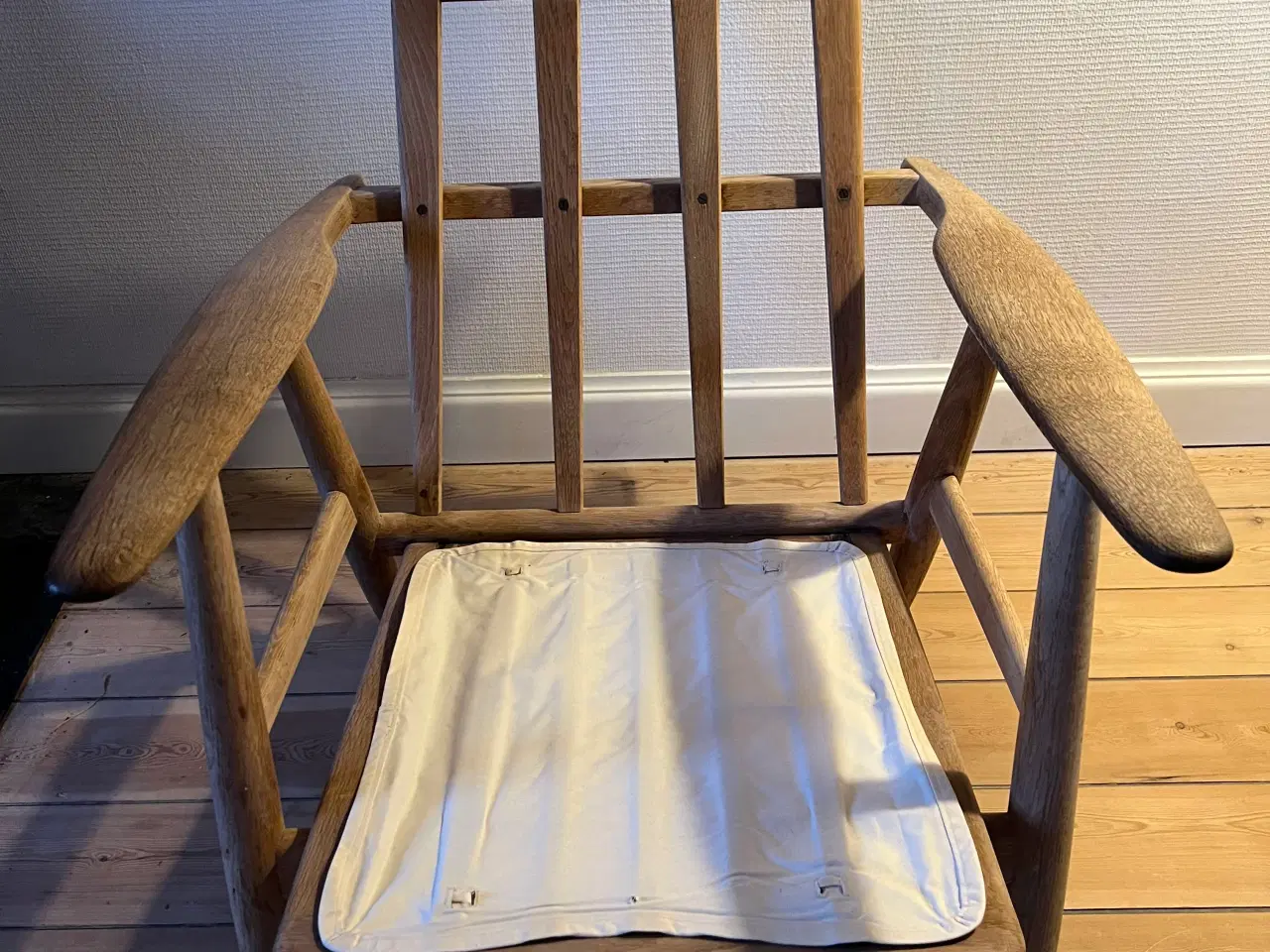 Billede 2 - Hans J Wegner GE 240, lænestol 3 år gl læderhynder