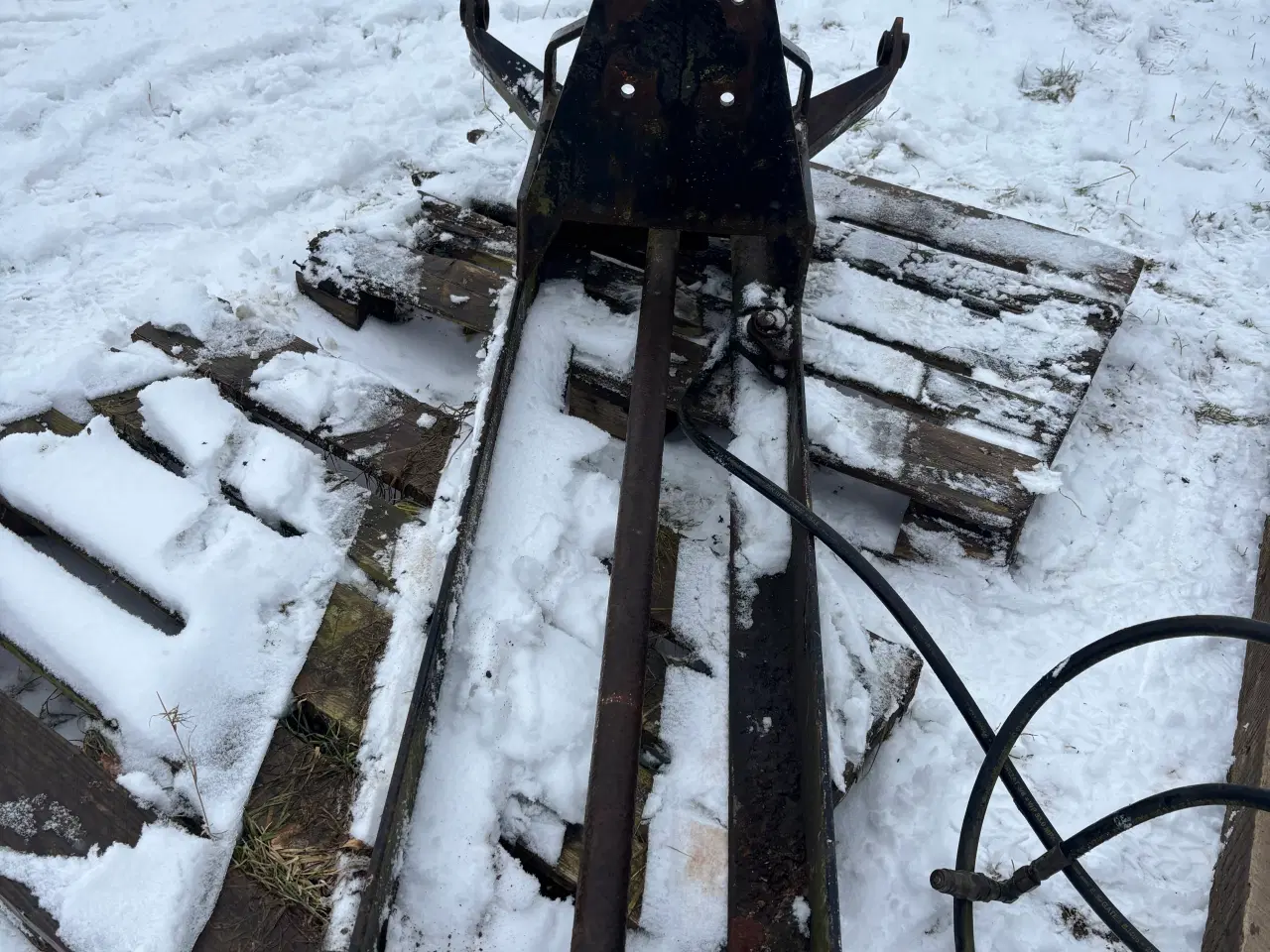 Billede 3 - Frontlift til MF 675