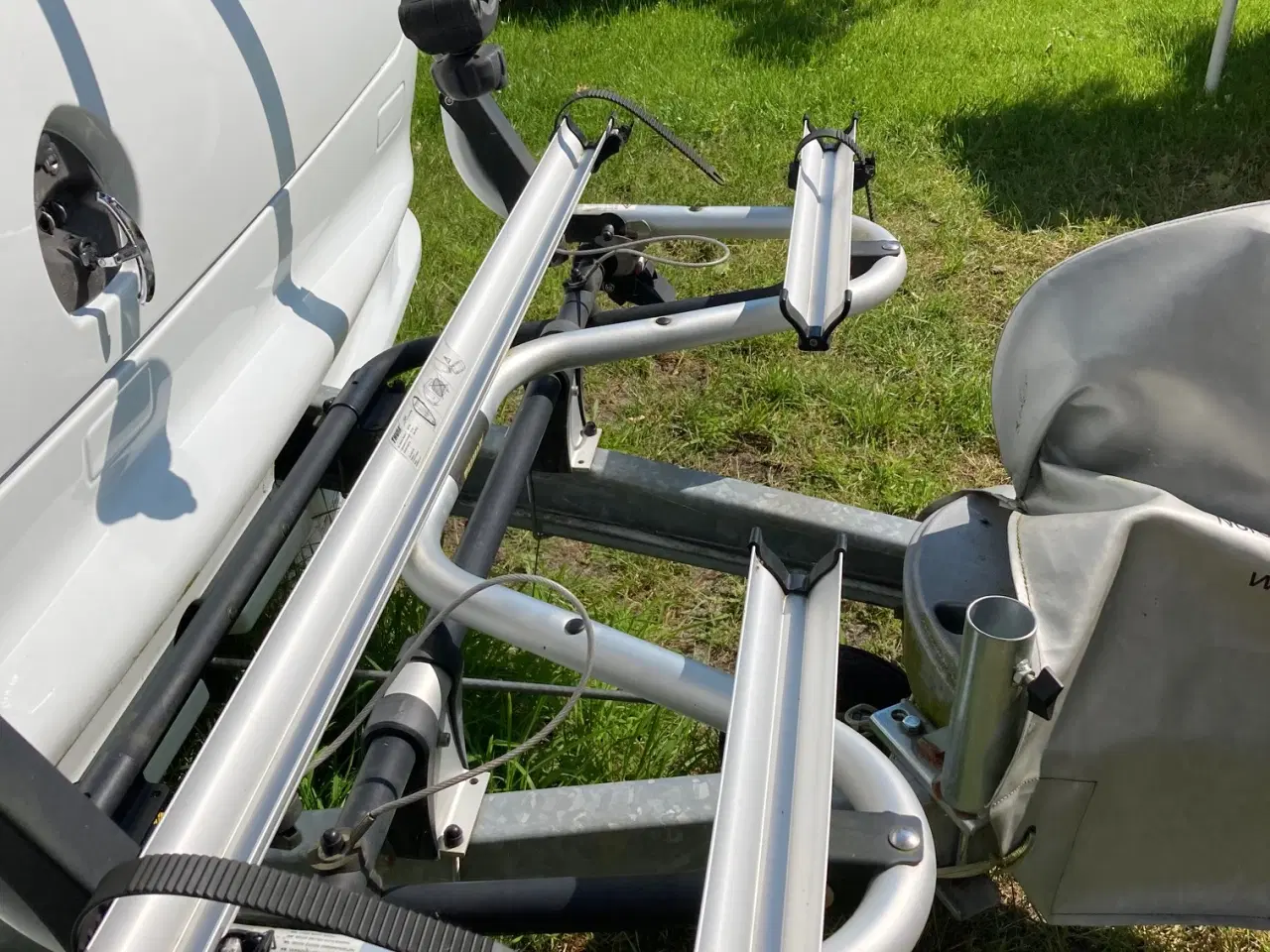 Billede 2 - Thule cykelholder  til campingvogn - 2 cykler