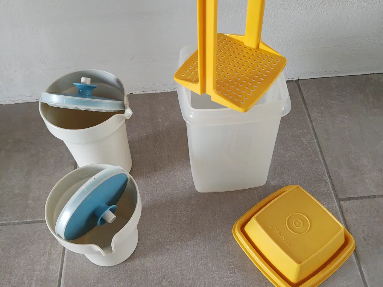 Billede 1 - Flere tupperware beholdere.