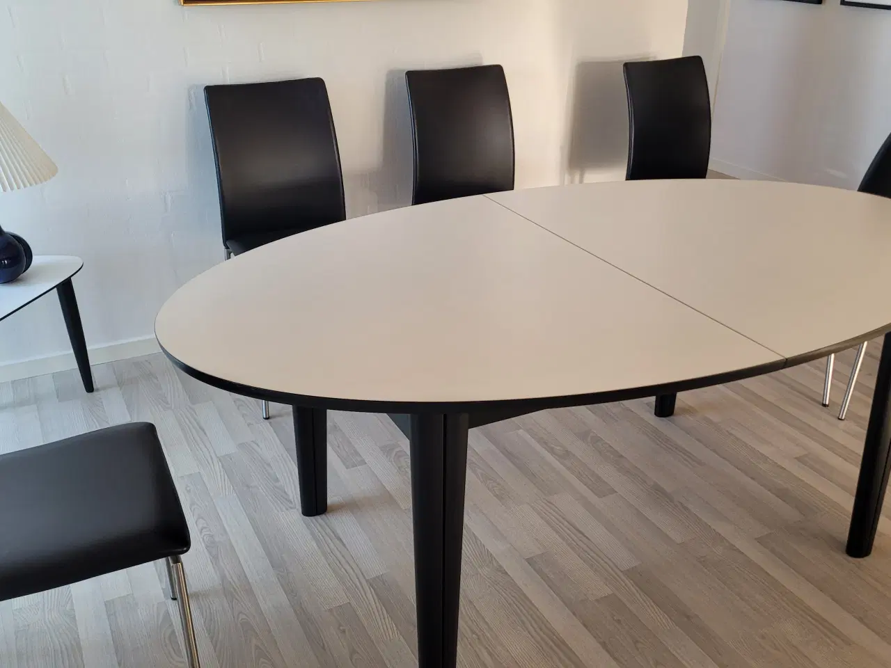 Billede 3 - Skænk og spisebord (SKOVBY) 