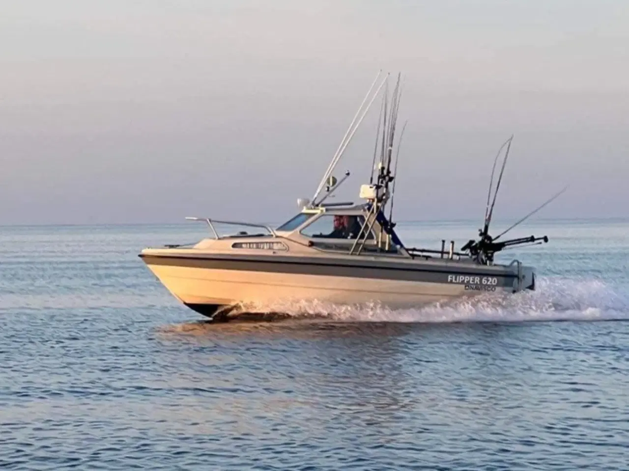 Billede 2 - flipper 620 med 150 hk påhængsmotor