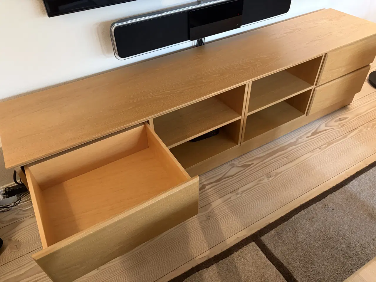 Billede 2 - Skovby TV-møbel i eg