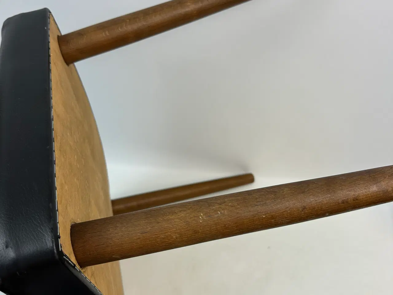 Billede 7 - Retro skammel i teak og sort nappa