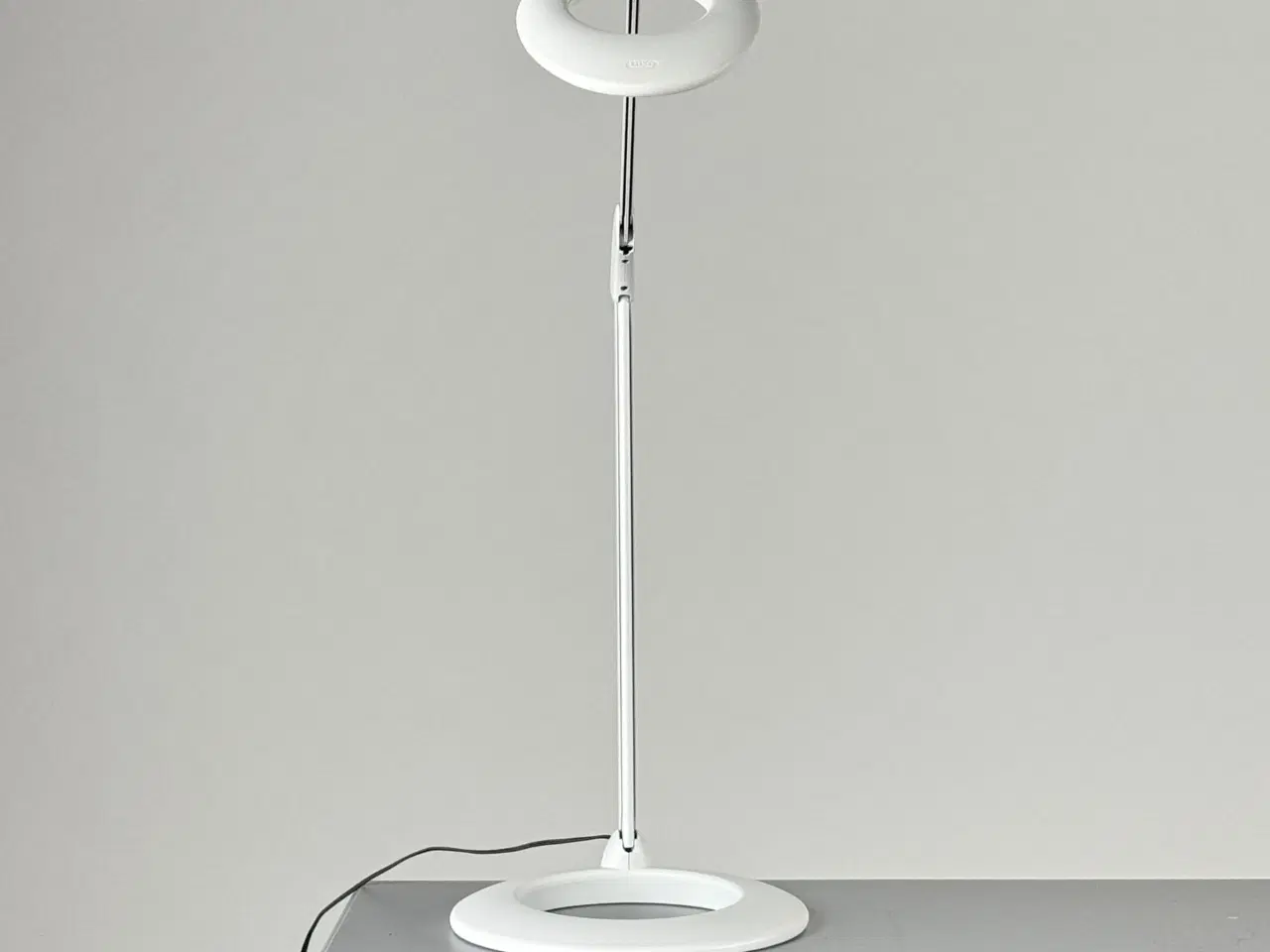 Billede 4 - Luxo Ovelo LED Bordlampe – Hvid