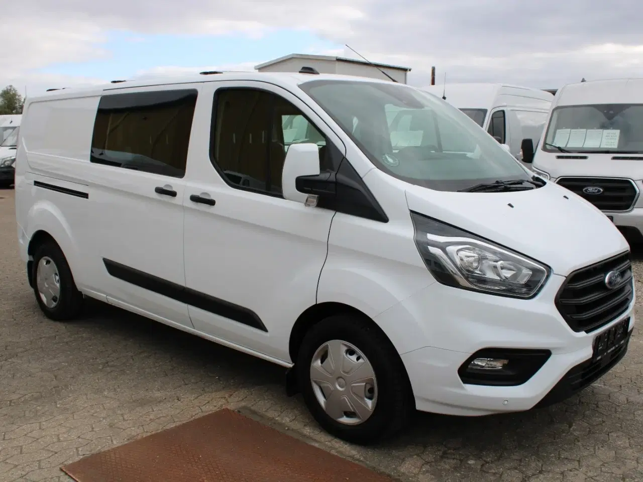 Billede 3 - Ford Transit Custom 320L 2,0 TDCi 130 Trend Mandskabsvogn