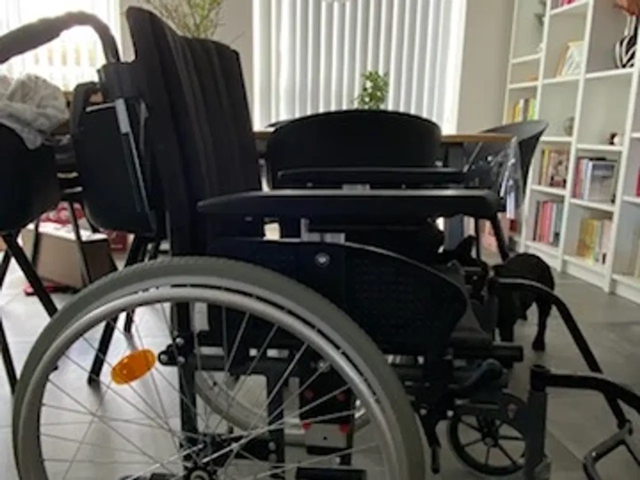 Billede 1 - Kørestol exigo30