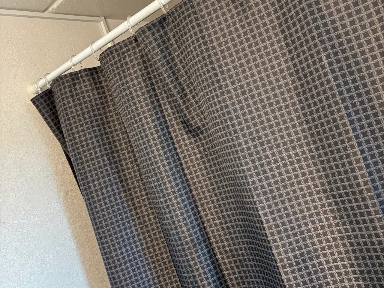 Billede 1 - Badeforhæng med stang 