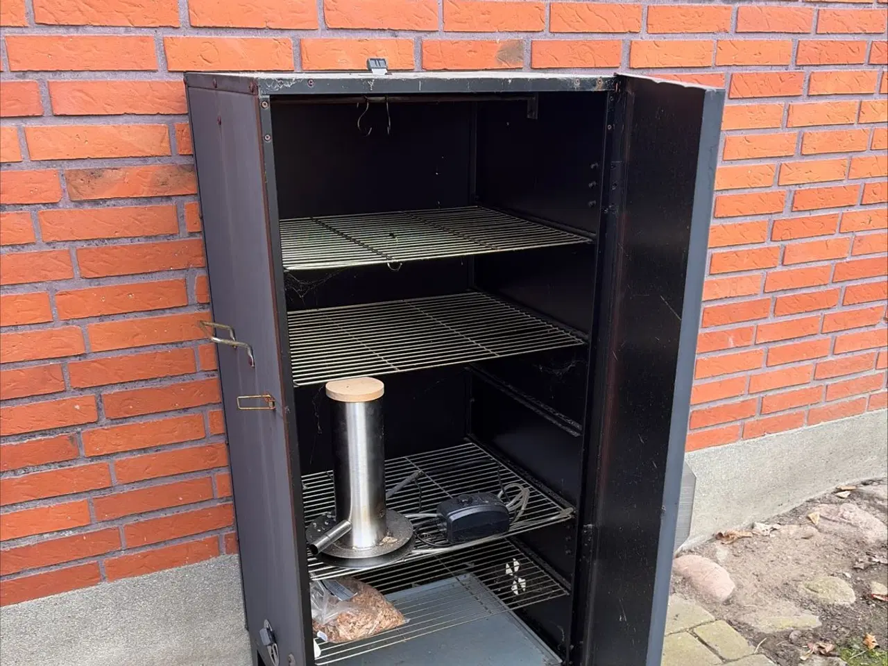 Billede 1 - Røgeovn brugt en gang