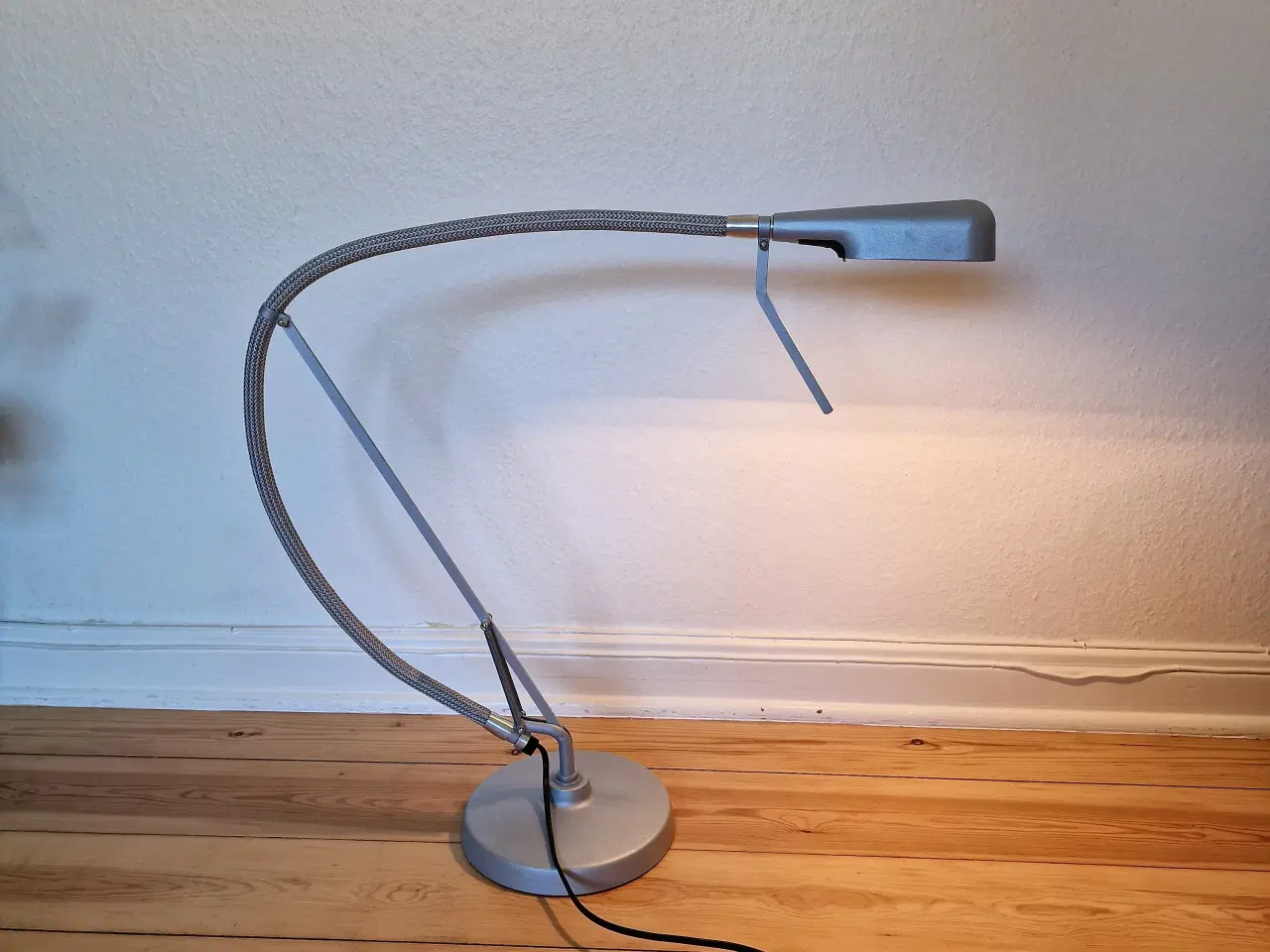 Billede 2 - Skøn Luxo Arketto bordlampe. 