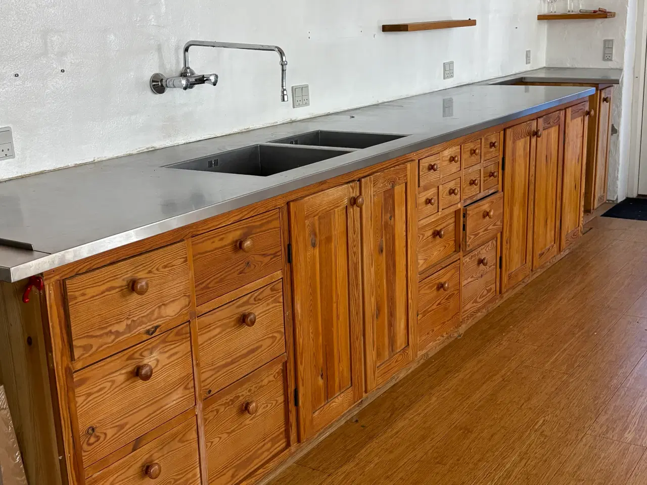 Billede 1 - Købmandsdisk (køkken)