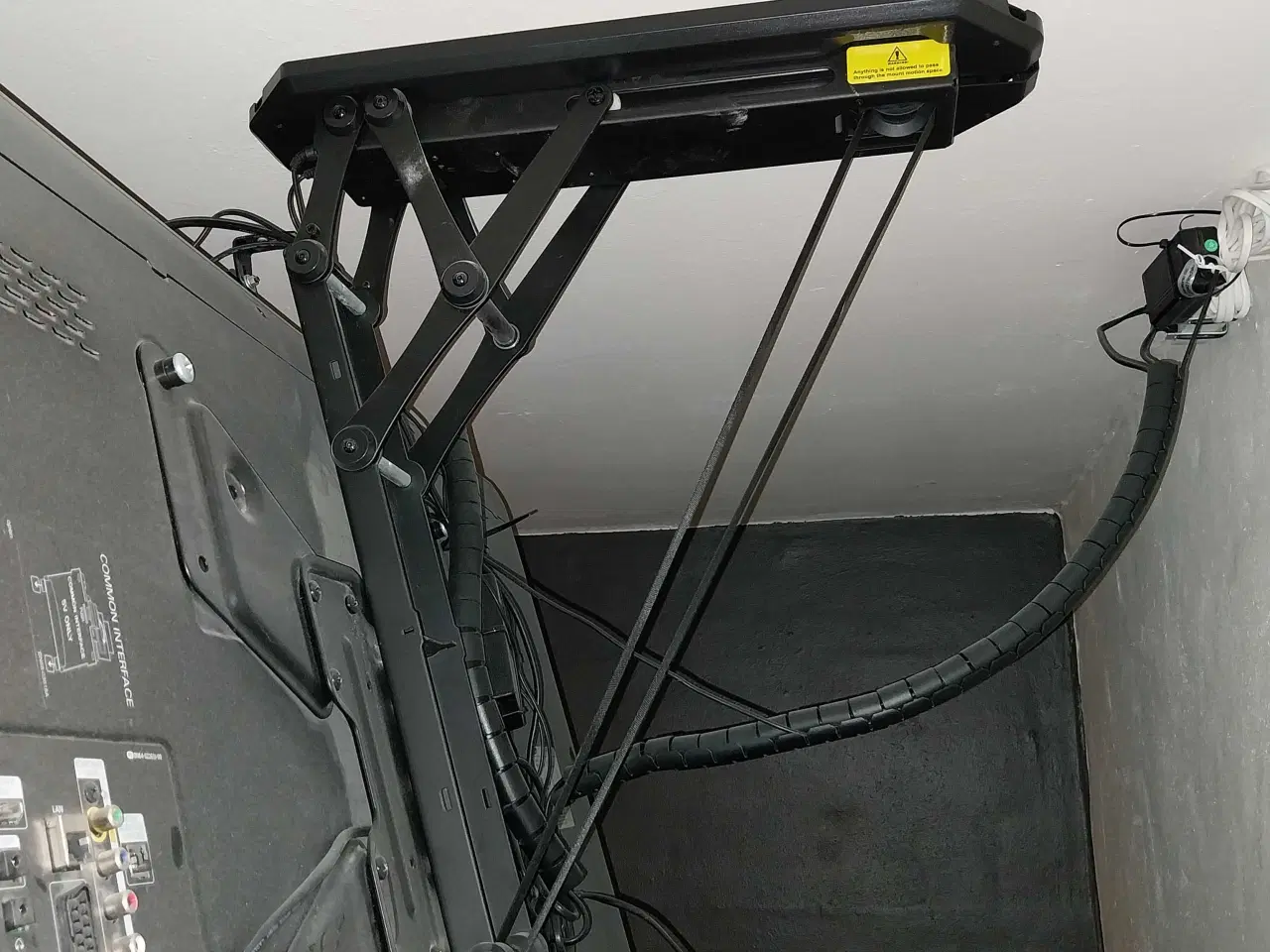 Billede 3 - Tv ophæng med motor til loft