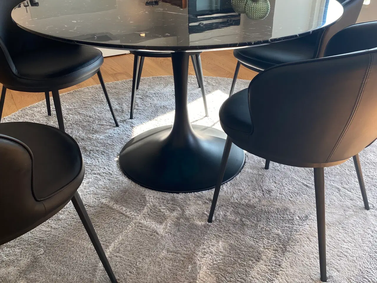 Billede 4 - Spisebord Ø130 i marmor