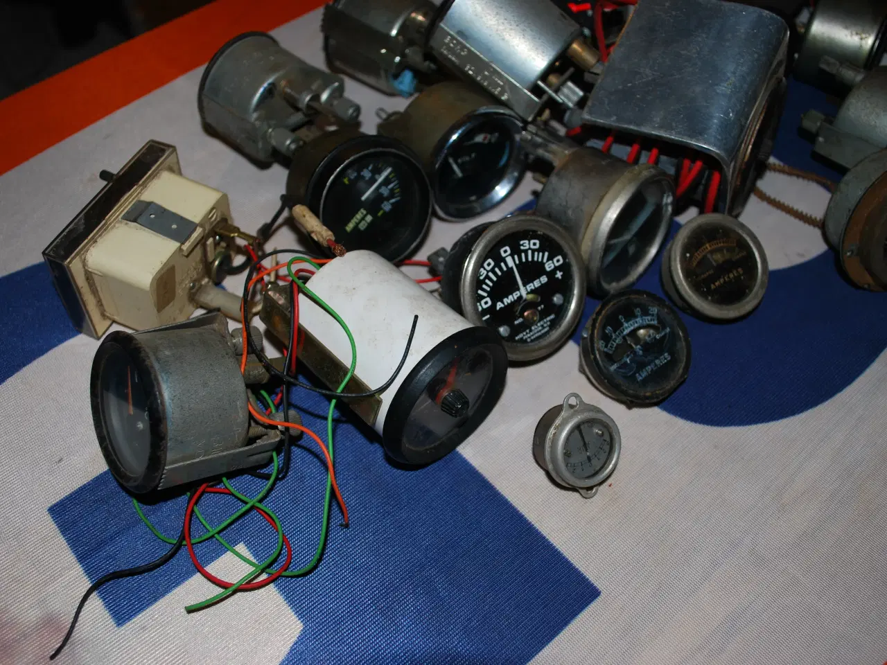 Billede 1 - Omdrejningstællere gauges mm.