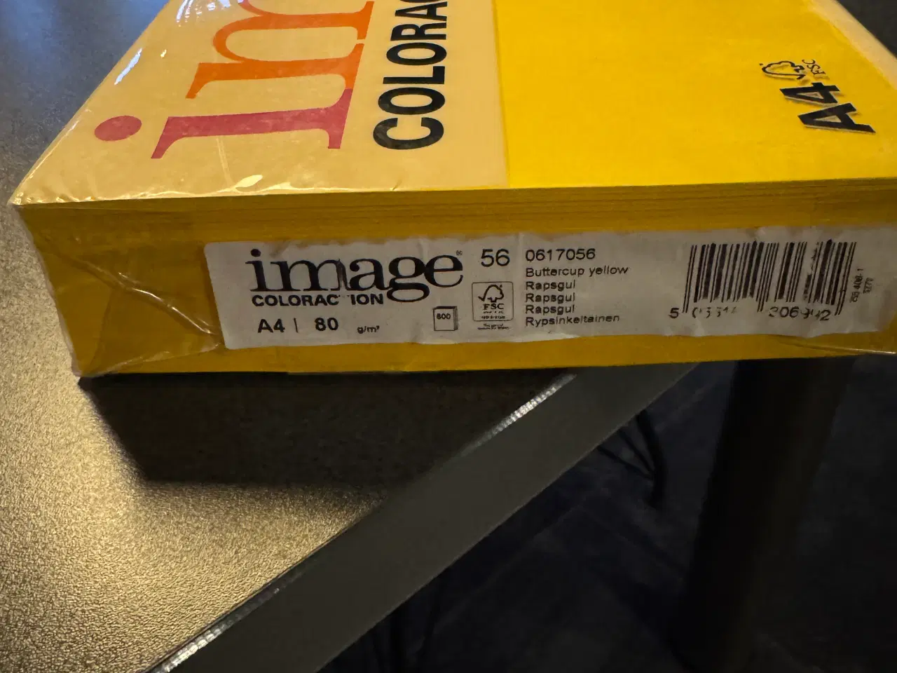 Billede 5 - Farvet kopi papir samt tegnet skriveblok