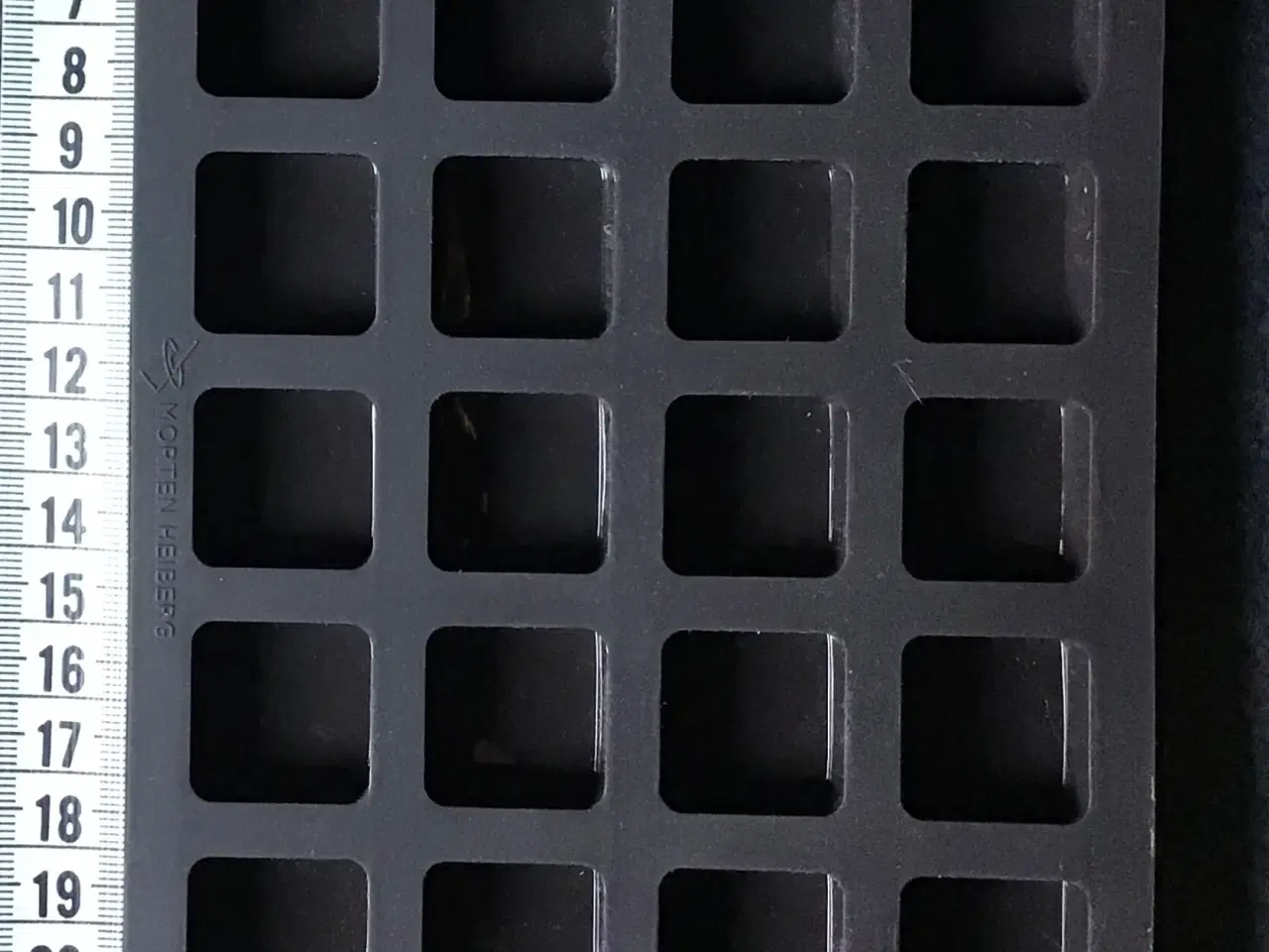 Billede 1 - Siliconeform til små brownies eller chokolade